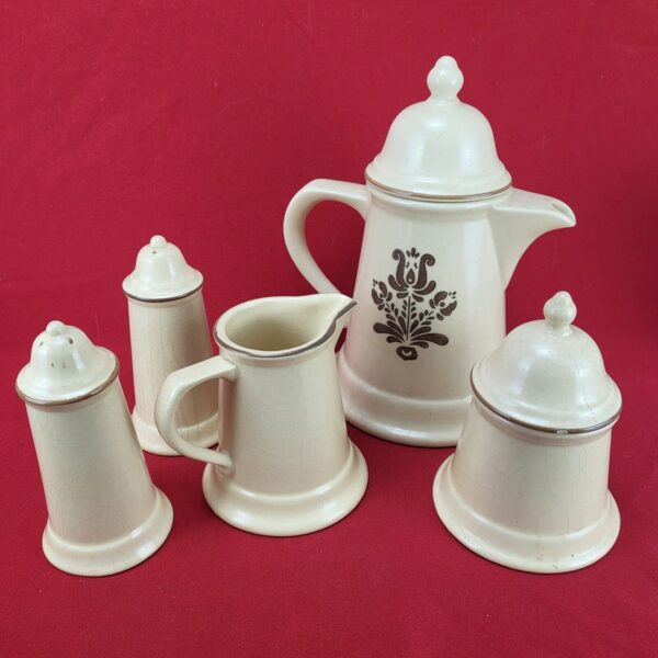 Vintage Pfaltzgraff Village #6-22 Salt & Pepper Shaker Set Tall Tan Ceramic - Image 2