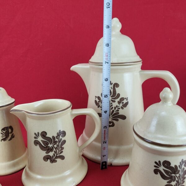 Vintage Pfaltzgraff Village #6-22 Salt & Pepper Shaker Set Tall Tan Ceramic - Image 8