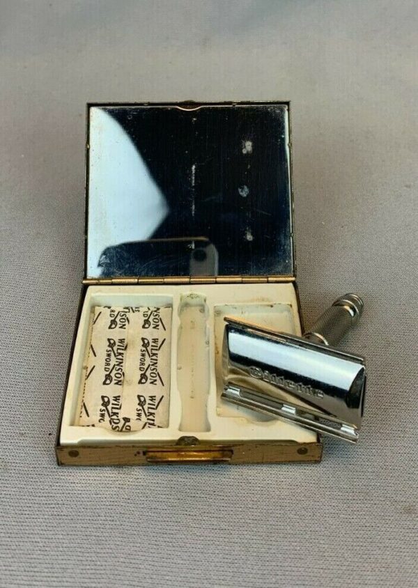 VINTAGE ORIENTAL PORTABLE RAZOR WITH LENTICULAR PICTURE WITH CONTAINER - Image 3