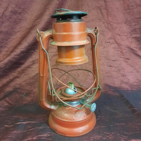 Vintage Red Winged Wheel No 400 Outdoor Kerosene/Oil Lantern 16 1/2" Tall