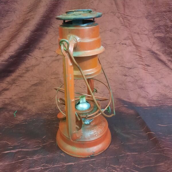 Vintage Red Winged Wheel No 400 Outdoor Kerosene/Oil Lantern 16 1/2" Tall - Image 3