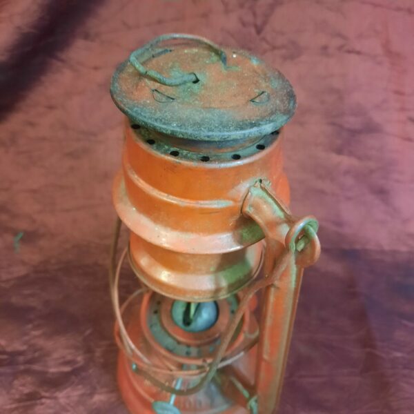 Vintage Red Winged Wheel No 400 Outdoor Kerosene/Oil Lantern 16 1/2" Tall - Image 6