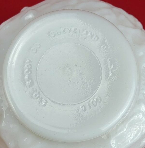 E. O. Brody White Milk Glass Crinkle Planter Bowl 0016 Made in U.S.A - Image 3